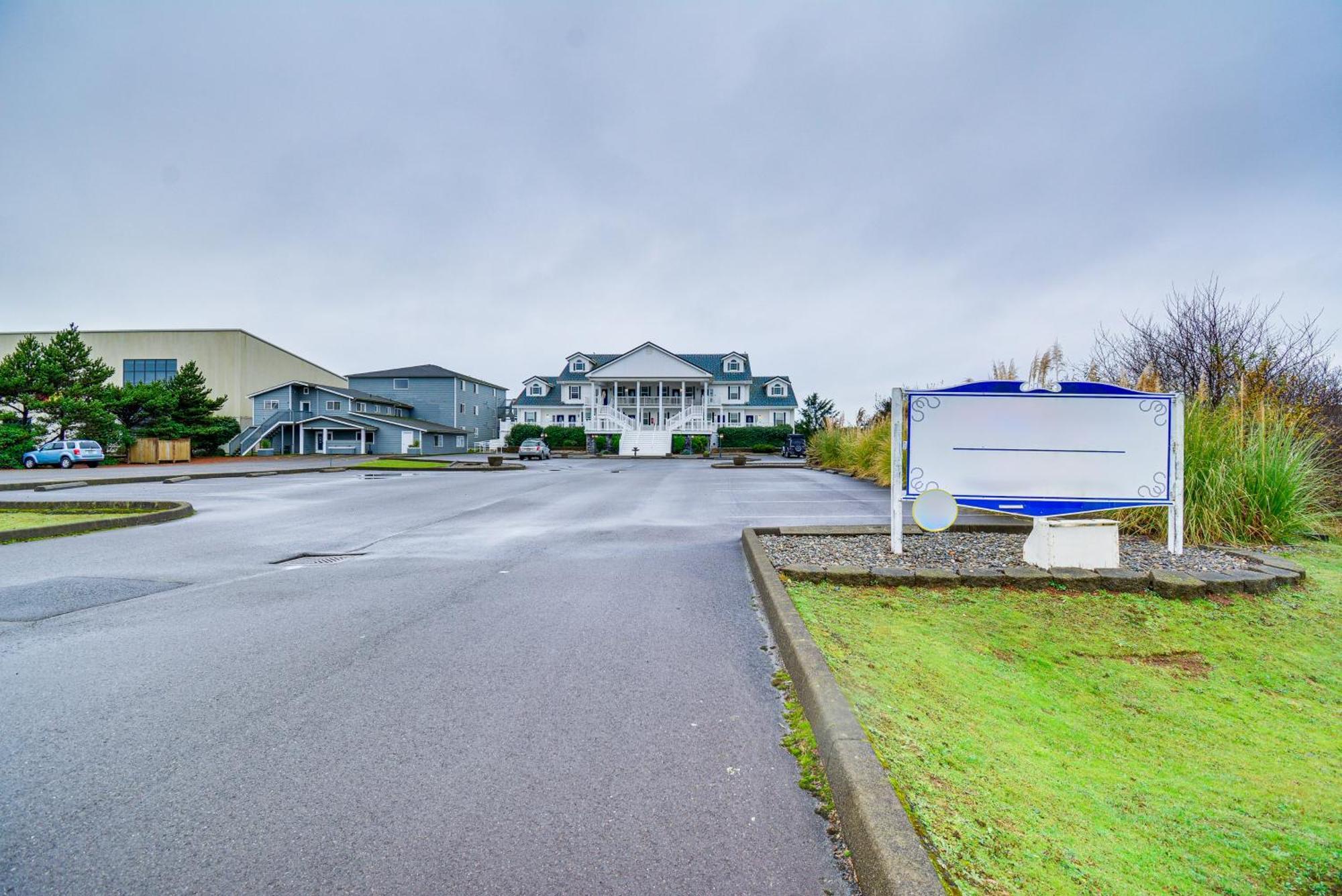 Ocean Shores Condo Rental With View - Walk To Beach! 외부 사진