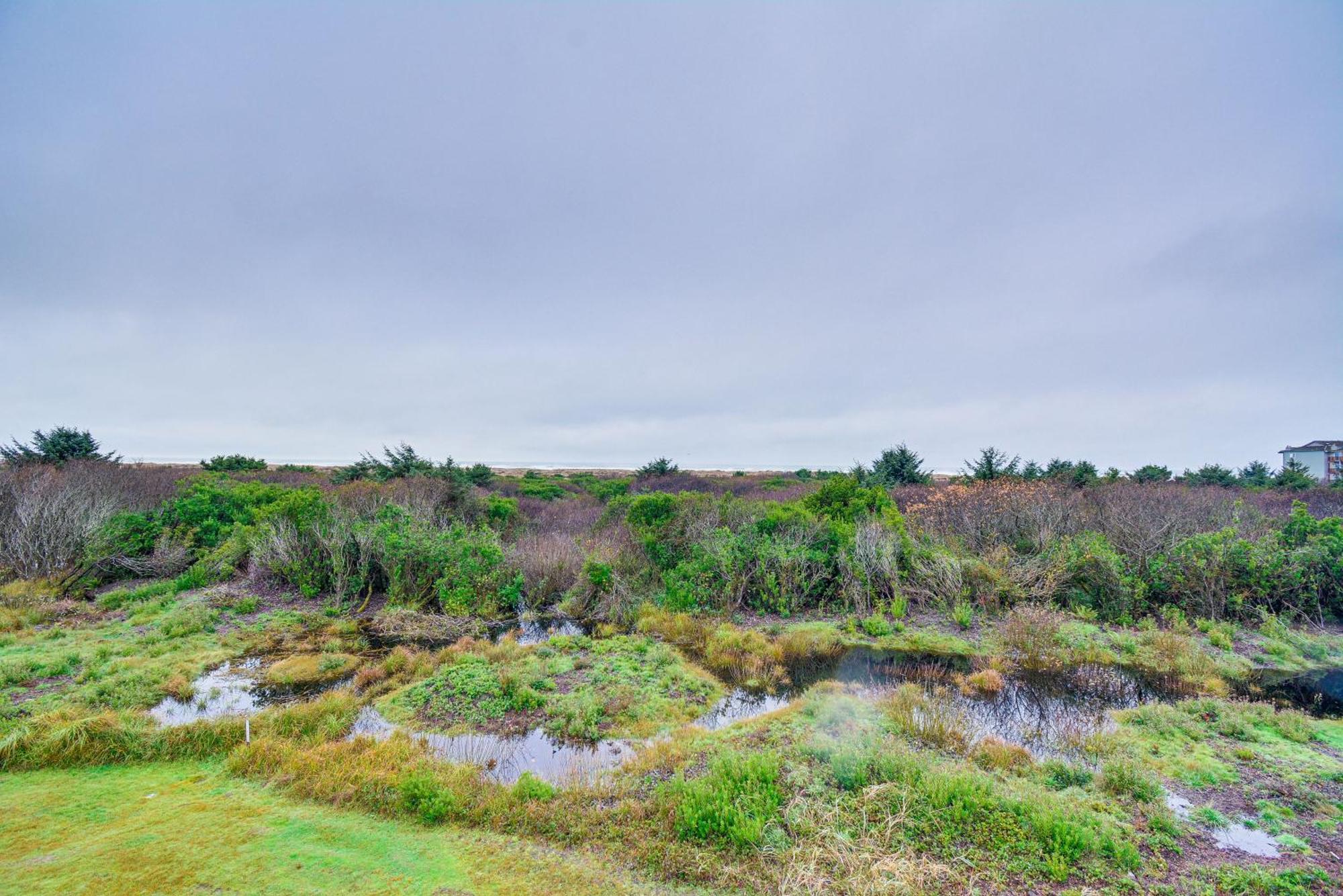 Ocean Shores Condo Rental With View - Walk To Beach! 외부 사진