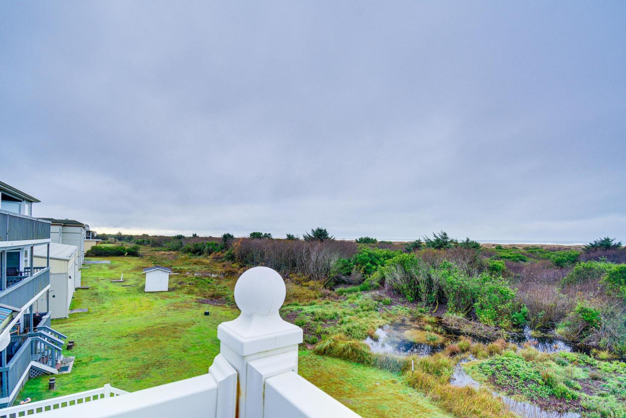 Ocean Shores Condo Rental With View - Walk To Beach! 외부 사진